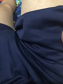 Snapshot of 8Thang09 chatting on 03-18-26, 04:37 8Thang09 online show from 03-18-26, 04:37