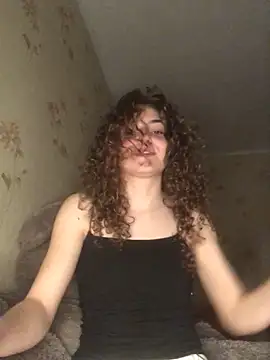 Snapshot of AriaHop chatting on 03-17-26, 05:16 AriaHop online show from 03-17-26, 05:16