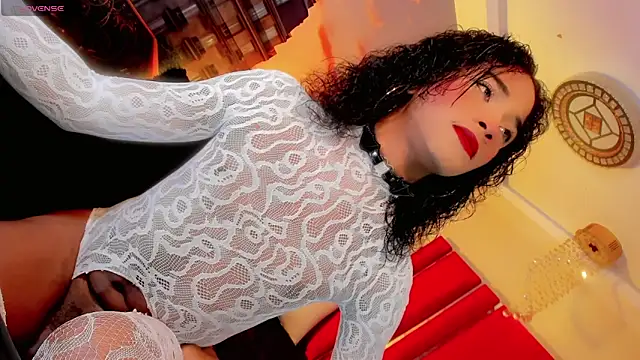 Snapshot of Paola_Delfino chatting on 06-16-26, 10:51 Paola Delfino online show from 06-16-26, 10:51