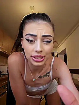 Snapshot of Crazy_Brunette chatting on 03-18-26, 01:47 Crazy Brunette online show from 03-18-26, 01:47