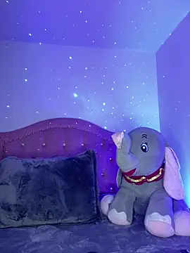 Snapshot of Maddy_4x chatting on 03-17-26, 04:28 Maddy 4x online show from 03-17-26, 04:28