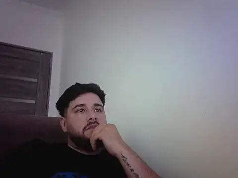 Snapshot of Gianiboy99 chatting on 06-18-26, 03:07 Gianiboy99 online show from 06-18-26, 03:07