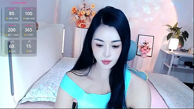Snapshot of Evelyn-007 chatting on 05-10-26, 01:49 Evelyn-007 online show from 05-10-26, 01:49