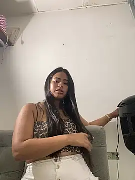 Snapshot of lucirganaxxx chatting on 03-23-26, 02:04 lucirganaxxx online show from 03-23-26, 02:04