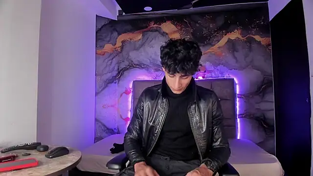 MaxiimoRomano  online show from 04-25-26, 01:41