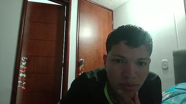 Snapshot of EK_DESIRE chatting on 03-17-26, 05:00 EK DESIRE online show from 03-17-26, 05:00