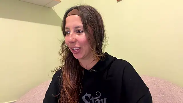 Julieta Jol online show from 05-05-26, 01:30