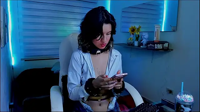 Snapshot of Clawdeen_Hot chatting on 03-20-26, 03:11 Clawdeen Hot online show from 03-20-26, 03:11