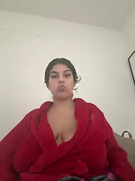 Yasminebbyxx online show from 07-10-26, 12:48