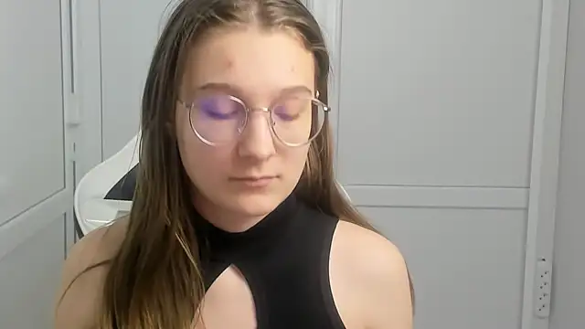 Snapshot of Mia_kristal chatting on 03-20-26, 07:46 Mia kristal online show from 03-20-26, 07:46