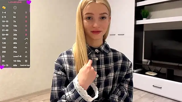Snapshot of MelissaEvenns chatting on 05-15-26, 02:02 MelissaEvenns online show from 05-15-26, 02:02