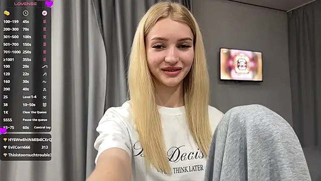 Snapshot of MelissaEvenns chatting on 06-19-26, 03:27 MelissaEvenns online show from 06-19-26, 03:27