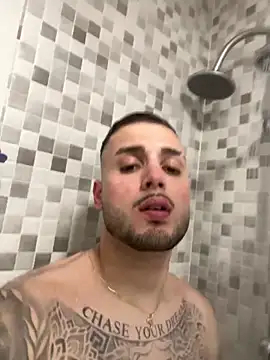 Snapshot of Roosen_1998 chatting on 03-26-26, 08:47 Roosen 1998 online show from 03-26-26, 08:47