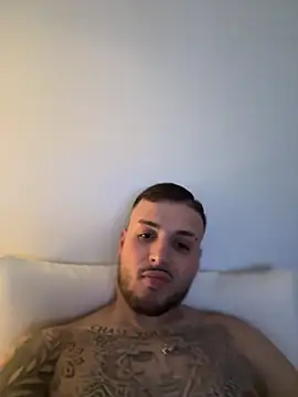 Snapshot of Roosen_1998 chatting on 03-30-26, 05:25 Roosen 1998 online show from 03-30-26, 05:25