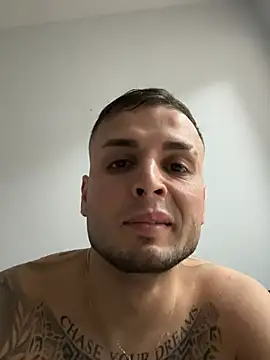 Snapshot of Roosen_1998 chatting on 04-03-26, 01:58 Roosen 1998 online show from 04-03-26, 01:58