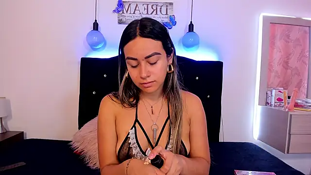 Snapshot of Sia_messy chatting on 03-19-26, 01:37 Sia messy online show from 03-19-26, 01:37