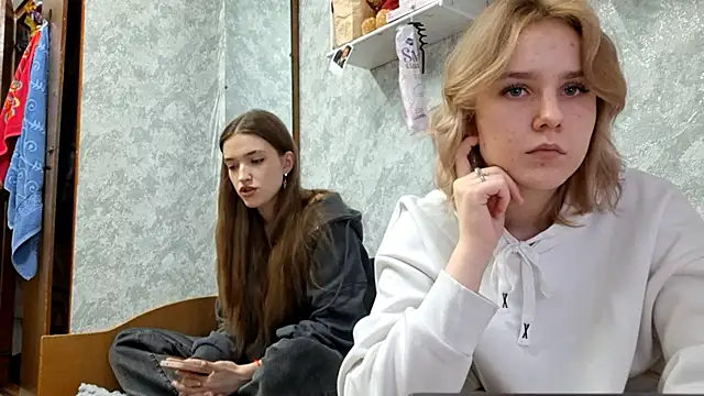 Snapshot of ColleneMckeehan chatting on 03-18-26, 04:21 ColleneMckeehan online show from 03-18-26, 04:21