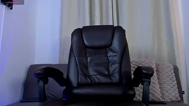 Snapshot of Steban_silv chatting on 07-15-26, 11:37 Steban silv online show from 07-15-26, 11:37