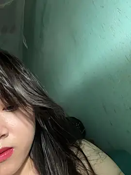 Snapshot of Lauraa68 chatting on 03-18-26, 06:49 Lauraa68 online show from 03-18-26, 06:49