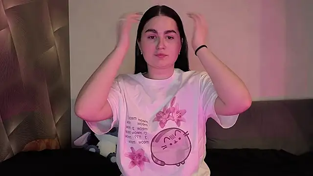 Snapshot of shylesley chatting on 03-19-26, 05:50 shylesley online show from 03-19-26, 05:50