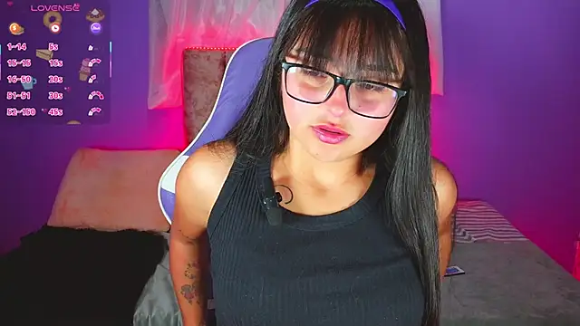 1 Scarllet  online show from 04-24-26, 01:02