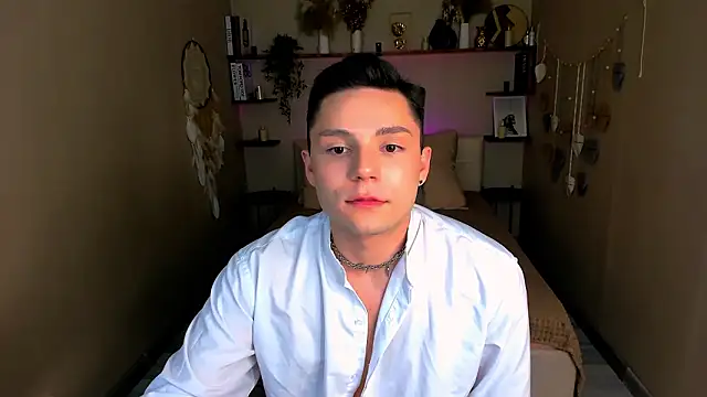 Snapshot of MarcusBender chatting on 03-18-26, 01:20 MarcusBender online show from 03-18-26, 01:20