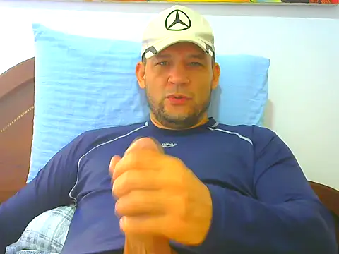 Snapshot of altenori chatting on 03-20-26, 02:33 altenori online show from 03-20-26, 02:33