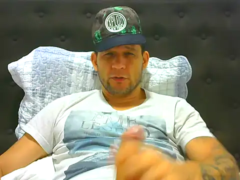 Snapshot of altenori chatting on 05-27-26, 03:25 altenori online show from 05-27-26, 03:25
