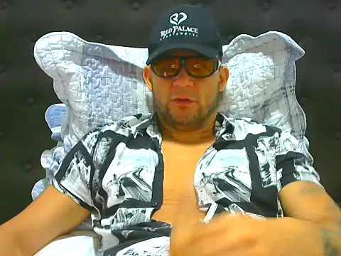 Snapshot of altenori chatting on 06-09-26, 12:39 altenori online show from 06-09-26, 12:39
