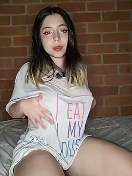 Snapshot of Petite_CherryX chatting on 06-02-26, 02:24 Petite CherryX online show from 06-02-26, 02:24