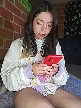 Snapshot of Petite_CherryX chatting on 07-16-26, 02:17 Petite CherryX online show from 07-16-26, 02:17