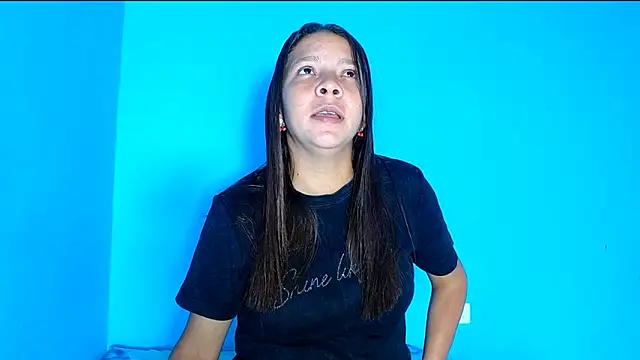 Snapshot of ambar69noir chatting on 06-18-26, 12:00 ambar69noir online show from 06-18-26, 12:00