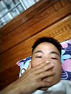 Snapshot of boy-pho- chatting on 03-18-26, 11:46 boy-pho- online show from 03-18-26, 11:46