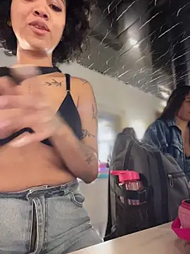 Snapshot of Laila_LS chatting on 05-30-26, 01:30 Laila LS online show from 05-30-26, 01:30