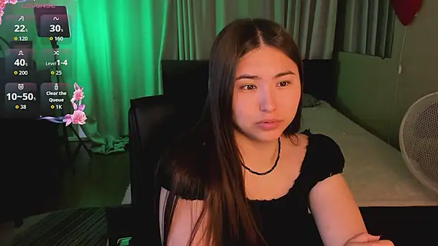 Snapshot of IceIcebabe_ chatting on 06-19-26, 01:10 IceIcebabe online show from 06-19-26, 01:10