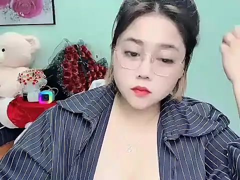Nhanlu009 online show from 04-18-26, 09:13