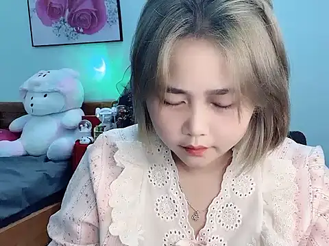 Snapshot of Nhanlu009 chatting on 05-20-26, 01:50 Nhanlu009 online show from 05-20-26, 01:50