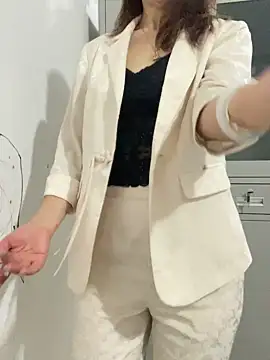 Snapshot of keke-77 chatting on 04-08-26, 12:05 keke-77 online show from 04-08-26, 12:05