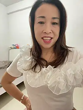 Snapshot of keke-77 chatting on 04-12-26, 02:49 keke-77 online show from 04-12-26, 02:49