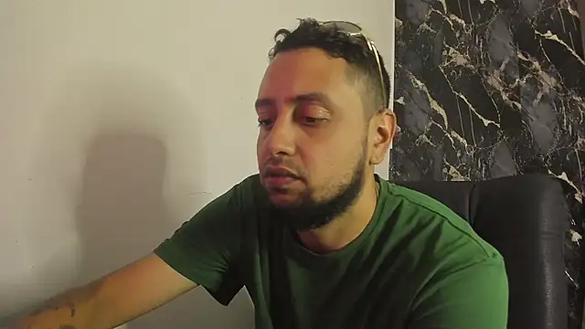 Snapshot of Santi_rogue chatting on 03-18-26, 01:03 Santi rogue online show from 03-18-26, 01:03