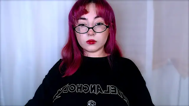 Snapshot of MistressEdith chatting on 04-26-26, 07:00 MistressEdith online show from 04-26-26, 07:00