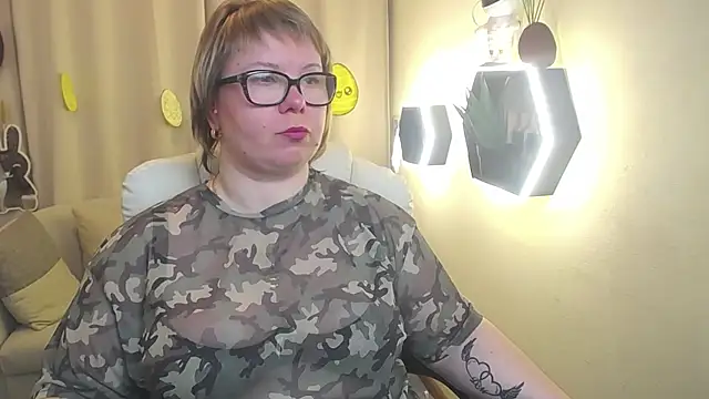 BonnnyBoobsy online show from 04-13-26, 05:57