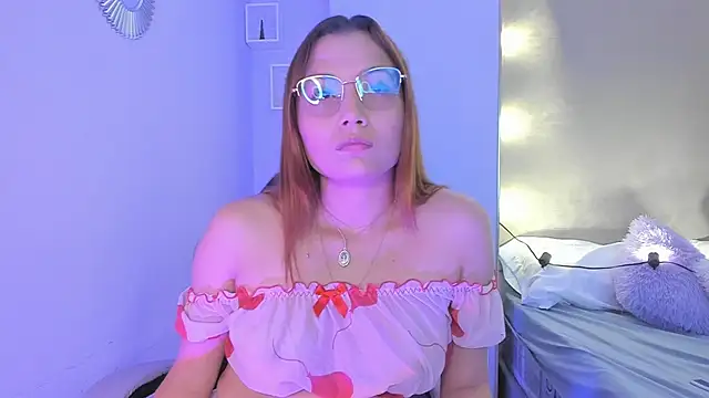 Snapshot of Littletammy4u chatting on 04-13-26, 03:06 Littletammy4u online show from 04-13-26, 03:06