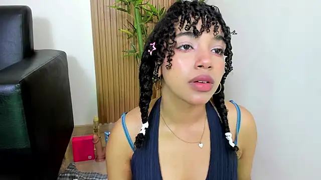 Snapshot of JazmyXXX chatting on 05-25-26, 08:04 JazmyXXX online show from 05-25-26, 08:04