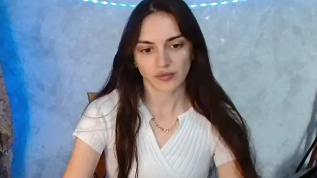 Snapshot of RoxiCherry chatting on 05-19-26, 07:15 RoxiCherry online show from 05-19-26, 07:15