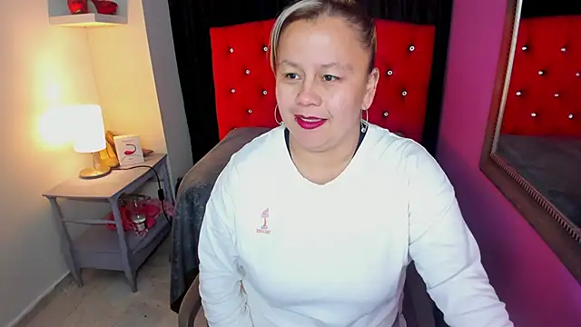 ScarletBigTitties online show from 05-09-26, 12:10
