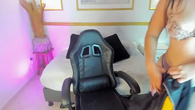 Snapshot of gise_morin chatting on 03-29-26, 04:56 gise morin online show from 03-29-26, 04:56