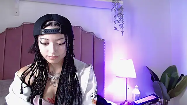 Snapshot of shiny_foxeyes chatting on 04-02-26, 09:01 shiny foxeyes online show from 04-02-26, 09:01