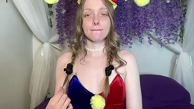 Snapshot of ElfGirlAna chatting on 05-13-26, 02:36 ElfGirlAna online show from 05-13-26, 02:36