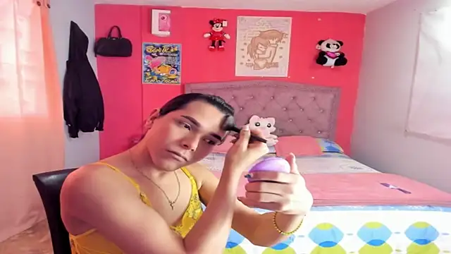 Sofia Hot Latina online show from 07-14-26, 10:37